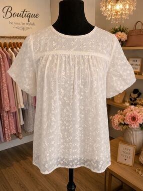 White Floral Eyelet Short-Sleeve Women's Top